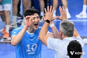 [배구] <b>대한항공</b>, <b>현대캐피탈</b>에 3-2 역전승… 챔프전 패배 설욕)