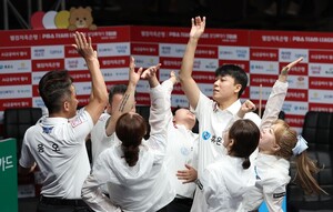 [<b>당구</b>] 휴온스, 하이원 꺾고 PBA 팀리그 2R 선두 질주… 파죽의 7연승