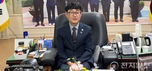 [인터뷰] 이우천 군포시의회 의장 "약속보다 검증... 결과까지 확인하겠... - 뉴스 썸네일 이미지