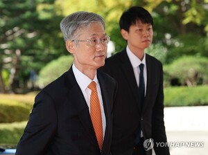 여야, <b>조희대 탄핵</b> 놓고 <b>공방</b>… "끝까지 책임" vs "정권 몰락 신호"