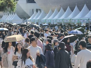 [현장] "눈으로 즐기고 직접 만들고"… 대전 <b>빵축제</b>, 구름 인파 속 달콤...