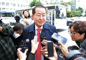 <b>홍준표 측근</b> 2명 <b>구속영장 기각</b>… 법원 "<b>구속</b> 필요성 소명 부족"
